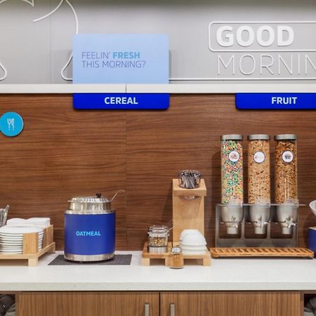 Holiday Inn Express & Suites - ポート・エルジン エクステリア 写真
